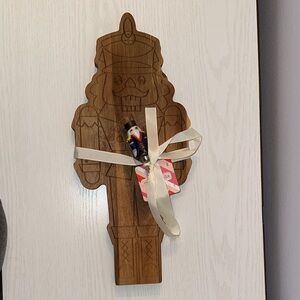 Wooden Nutcracker cutting board & knife
